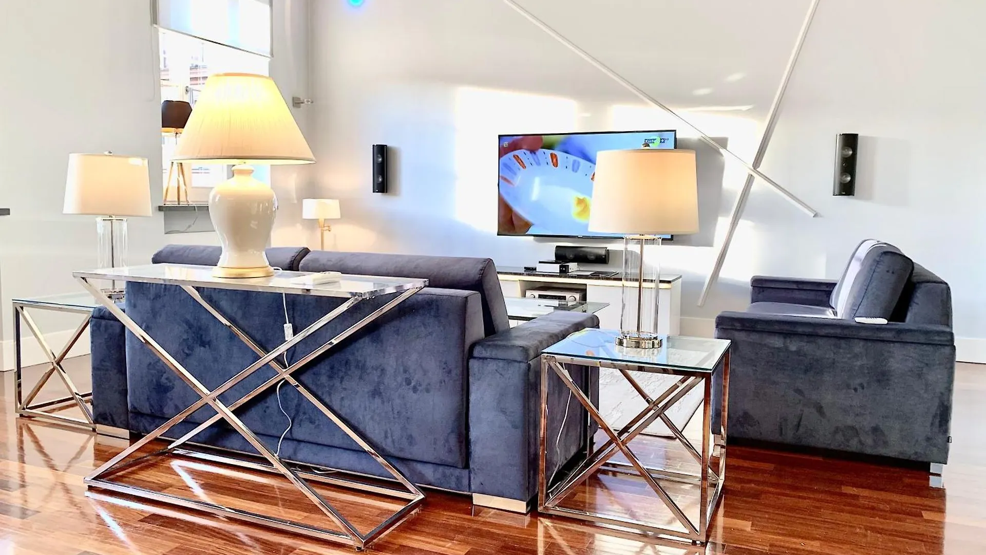 Mondrian Luxury Suites & Apartments Market Square IV Warsaw Aparthotel