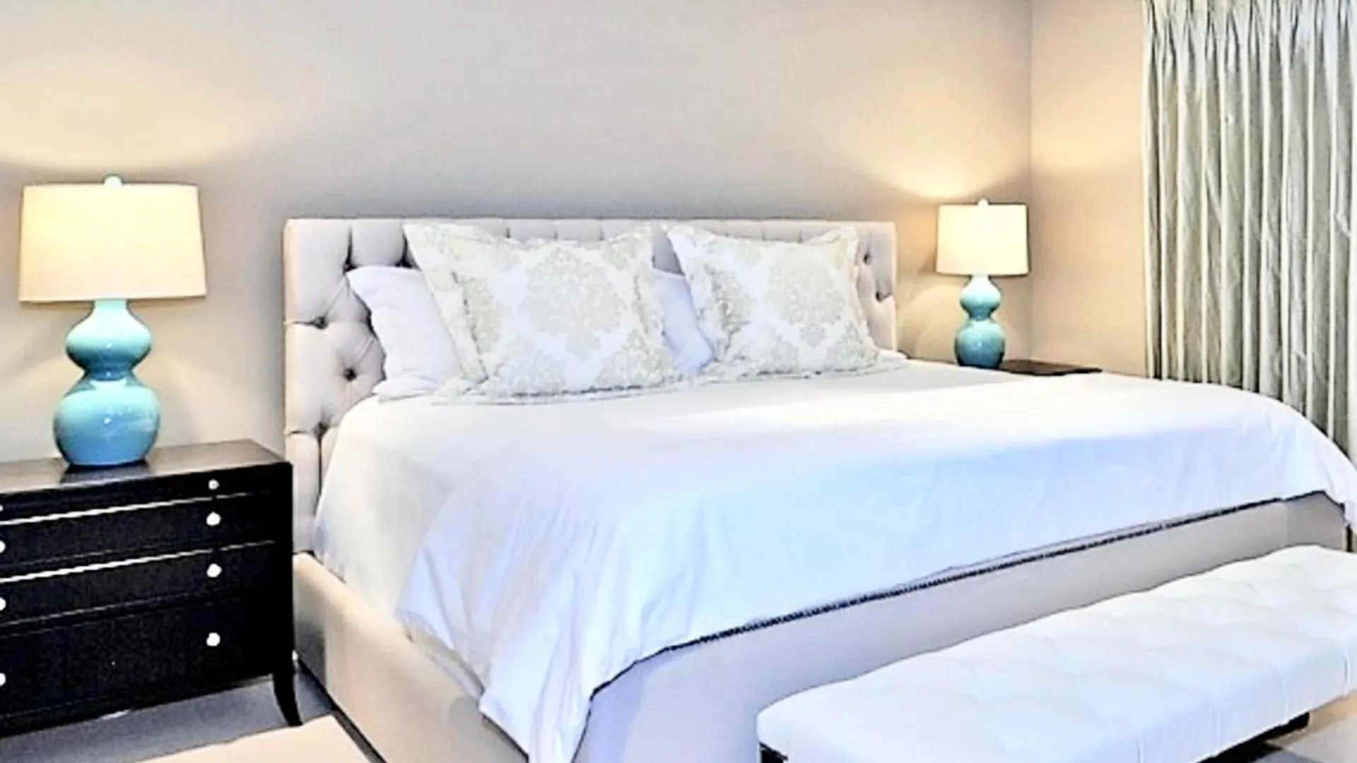 Aparthotel Mondrian Luxury Suites & Apartments Market Square IV Warsaw Poland