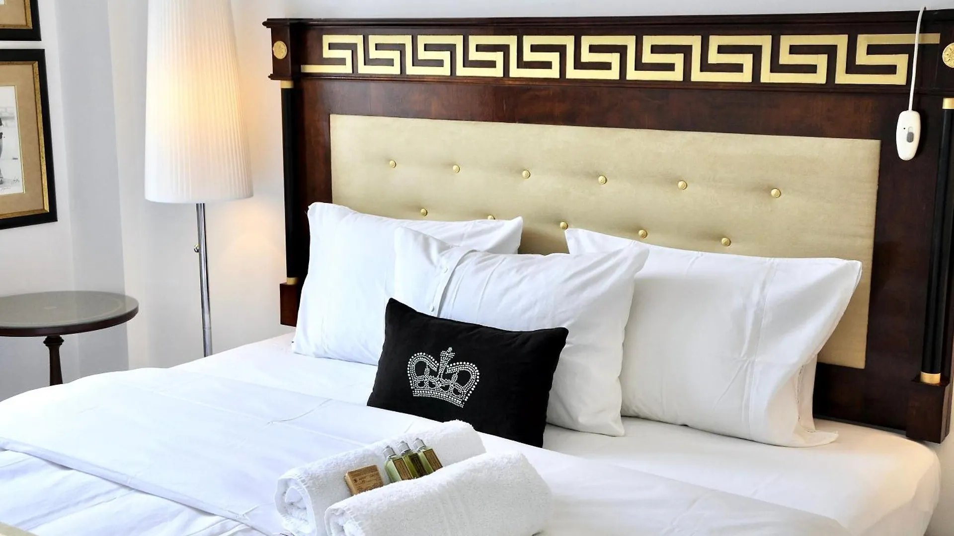 Aparthotel Mondrian Luxury Suites & Apartments Market Square IV Warsaw