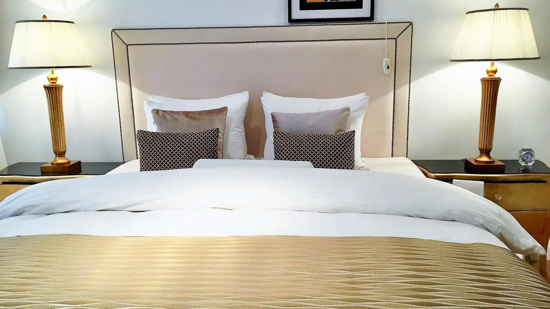 Mondrian Luxury Suites & Apartments Market Square IV Warsaw