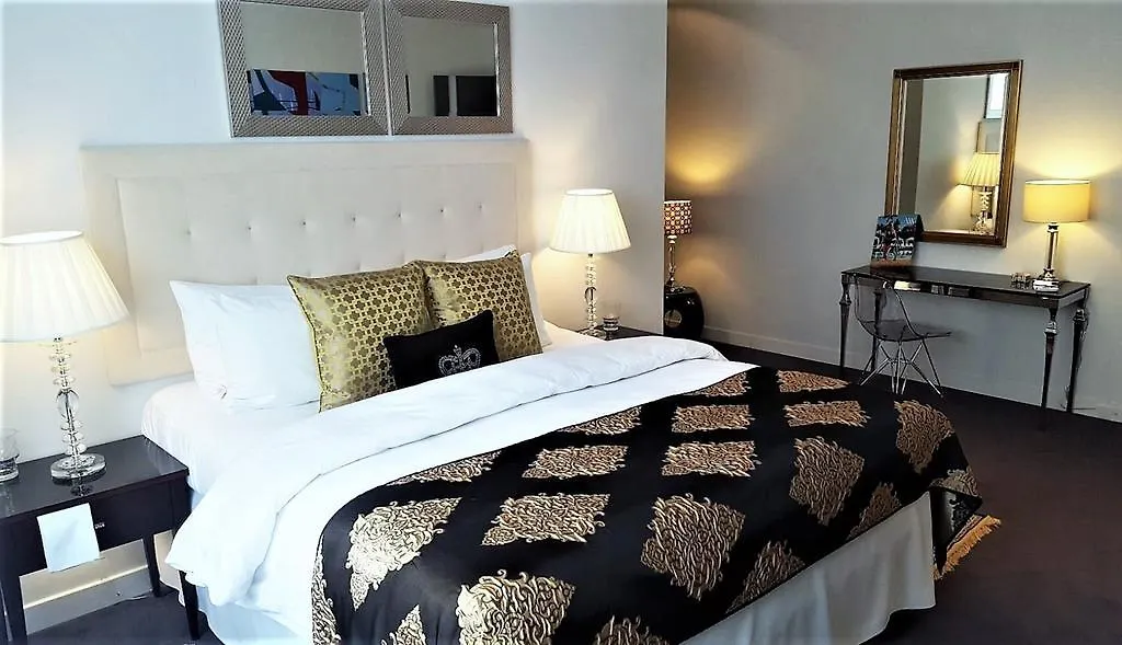 Mondrian Luxury Suites & Apartments Market Square IV Warsaw 0*,